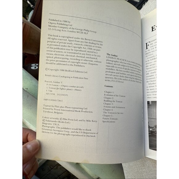 F-14 TOMCAT (OSPREY COMBAT AIRCRAFT SERIES) By Lindsay Peacock **BRAND NEW** - Picture 9 of 10